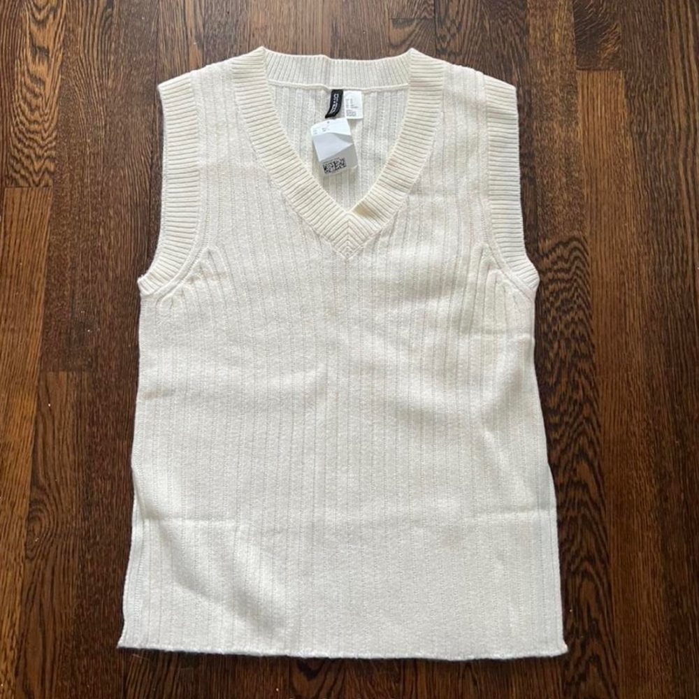 H&M Ribbed Sweater Vest